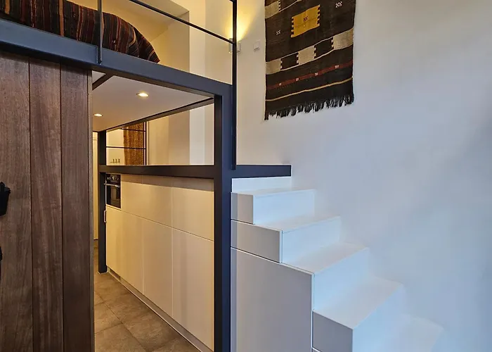 An Elegant Apartment At The Foot Of The Acropolis