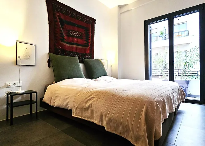 An Elegant Apartment At The Foot Of The Acropolis